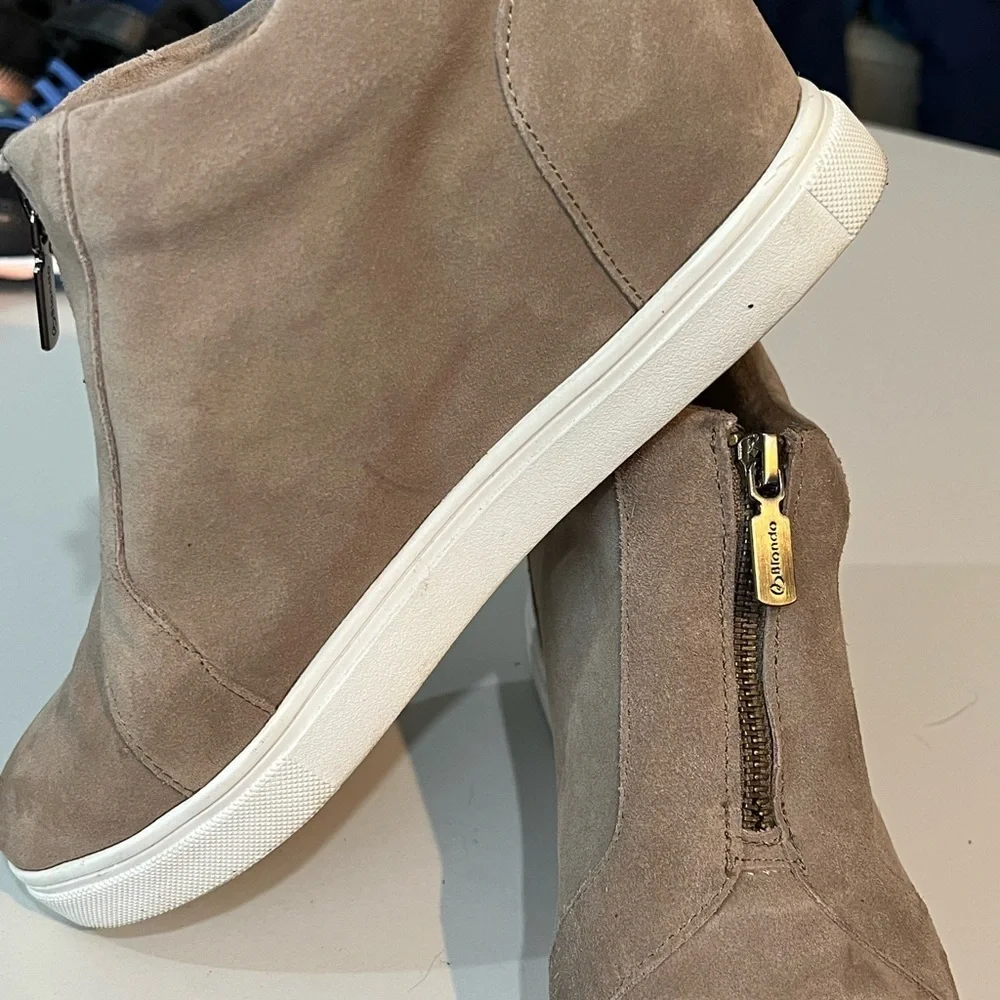 Blondo Tan Winter Waterproof Shoes Women’s Sz 8 Zip up Short Boot Ladie’s Shoe